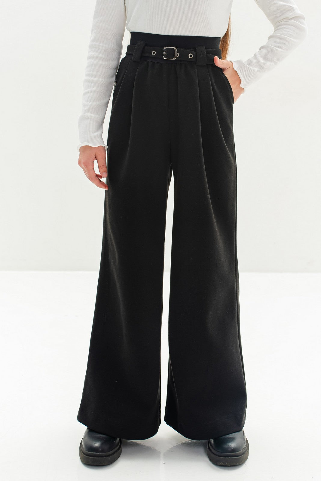 Pantalonii Arianna Black