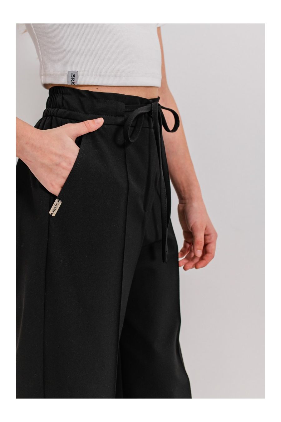 Pantaloni negri Daphne